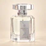 نمای تکمیلی عطر الحمبرا ورسنسیا کریستال با زمینه کرم