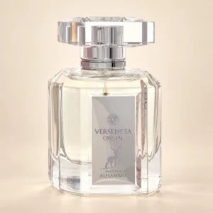 نمای تکمیلی عطر الحمبرا ورسنسیا کریستال با زمینه کرم