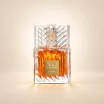 نمای بطری عطر لطافه خمره با زمینه کرم